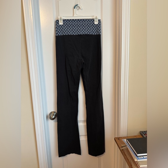 Victoria’s Secret Foldover Flare Leggings - Picture 2 of 3